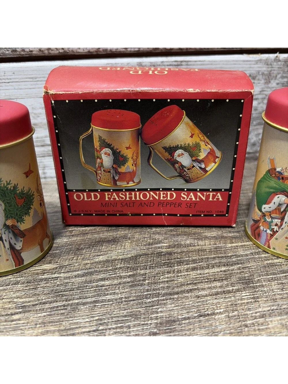 Christmas Old Fashioned Santa Mini Salt & Pepper Shakers Holiday Set New In Box
